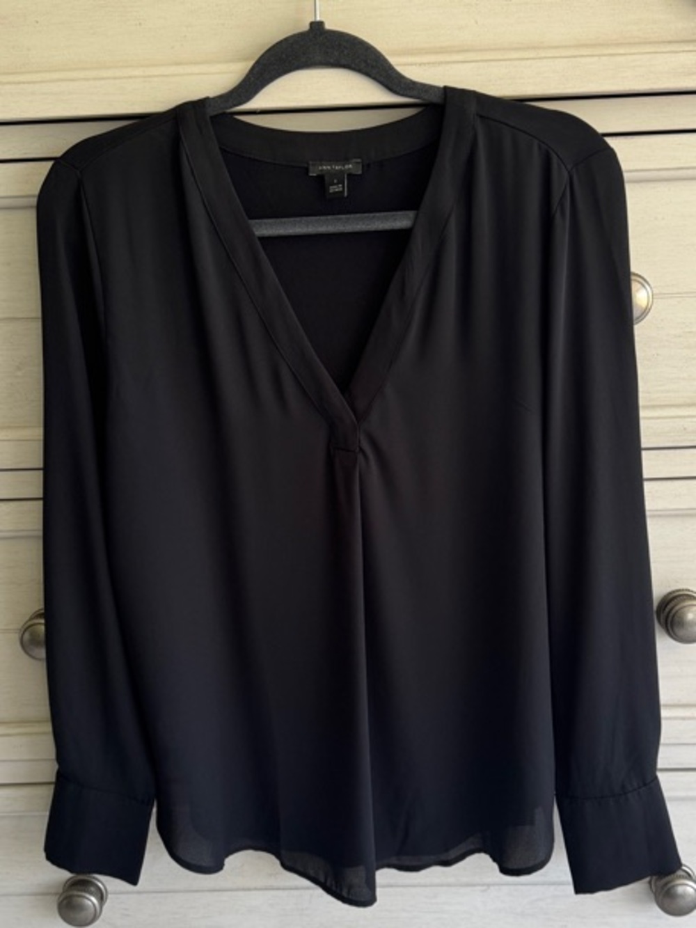 Ann Taylor Mixed Media Black V-Neck Long Sleeve Blouse